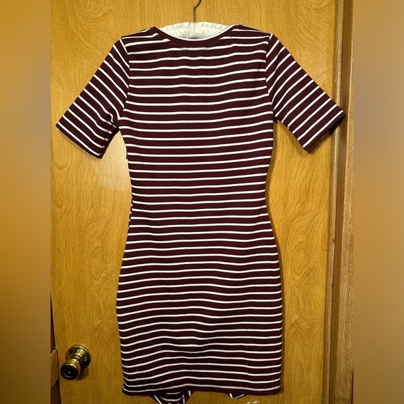 Iris Body Contour Dress With Stripes size medium - Picture 4 of 10